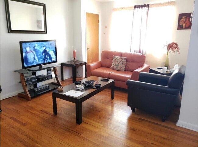 Building Photo - 2894-2898 Harrison Ave