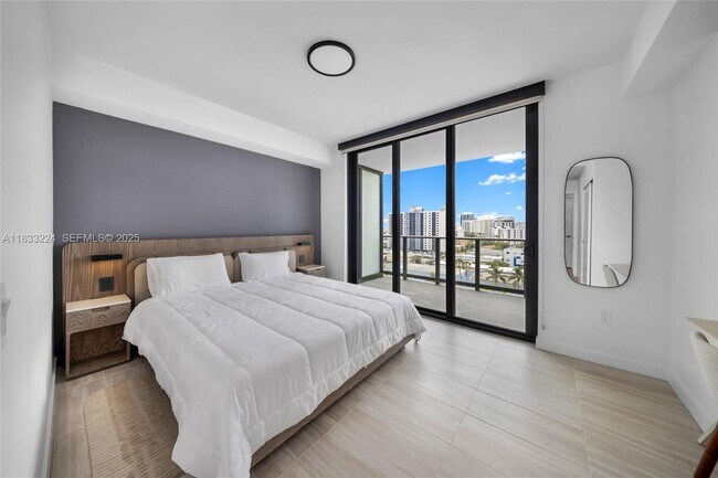 Building Photo - 580 72nd St