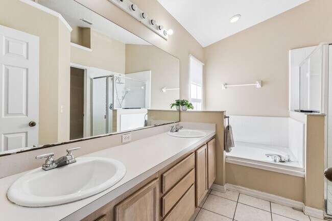 Building Photo - 7907 Magnolia Bend Ct
