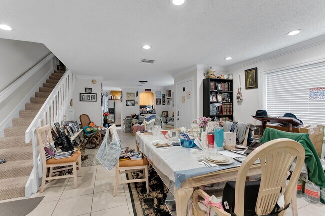 Building Photo - 7890 Lago Del Mar Dr
