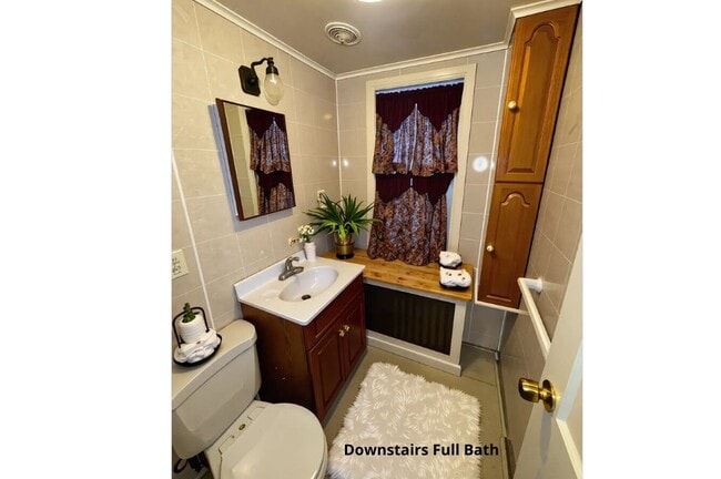 Building Photo - 1027 West St