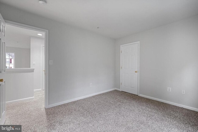 Building Photo - 21375 Lookout Dr
