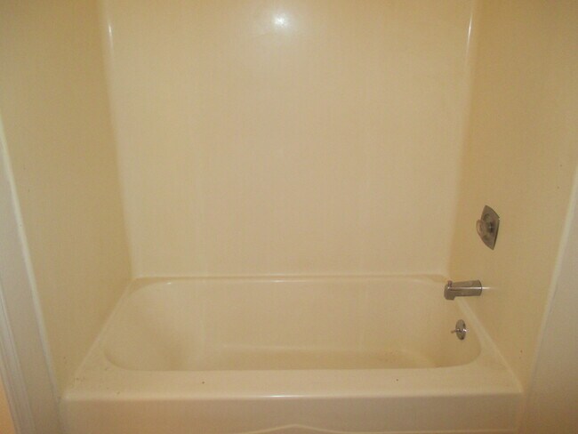Building Photo - Nice Clean 2 bedroom in S. Salem