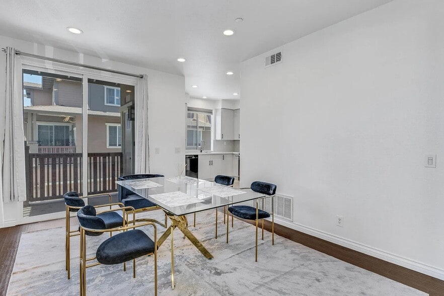 Building Photo - 140 Liberty St