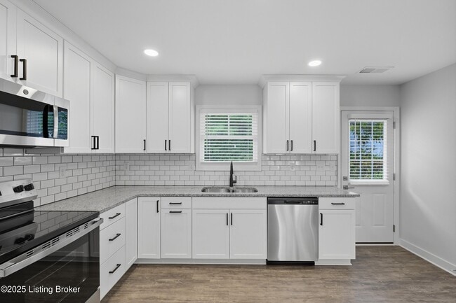 Building Photo - 6629 Ashbrooke Dr
