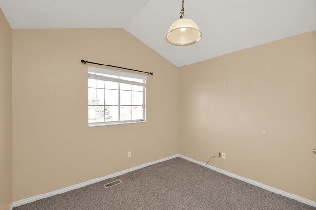 Building Photo - 2070 N 650 W