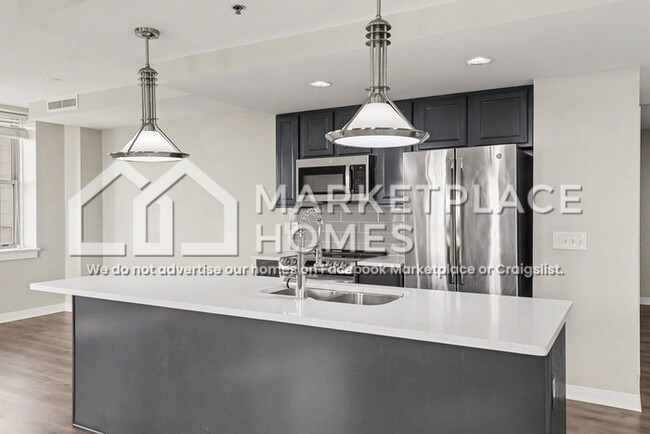 Building Photo - 525 W Lafayette Blvd