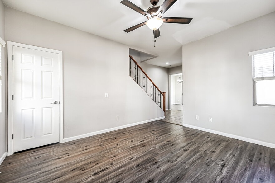 Building Photo - 10324 W Sands Dr