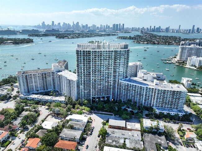 Building Photo - 1500 Bay Dr E