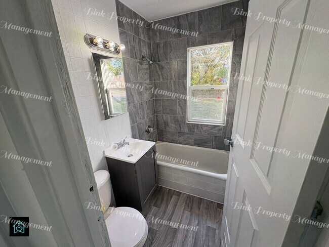 Building Photo - 17390 Waltham St