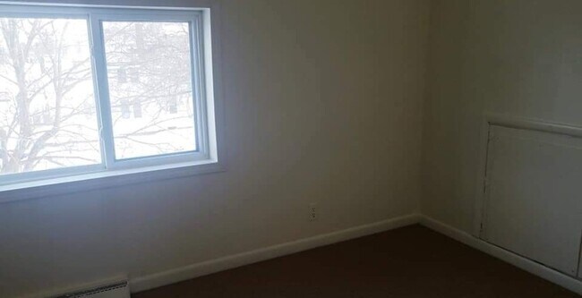 Building Photo - 819 Helen St