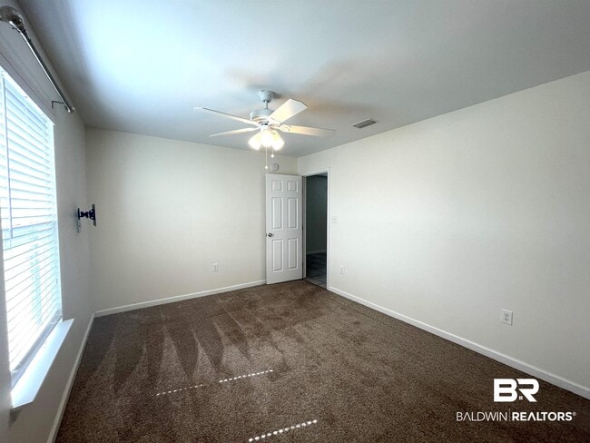 Building Photo - 15142 Marem Dr