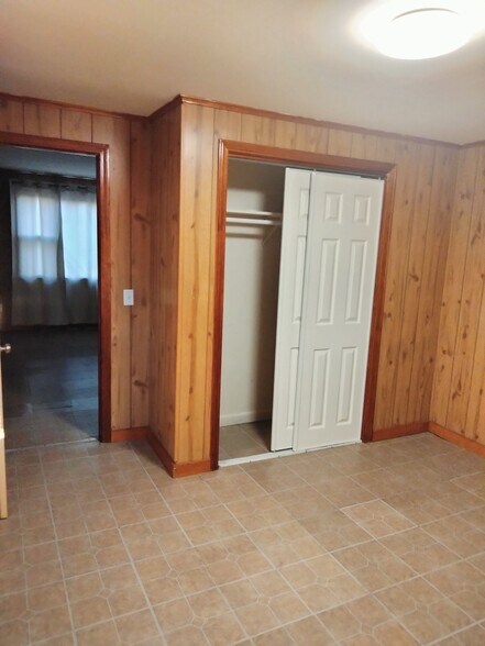 Building Photo - 39 Ives Ct