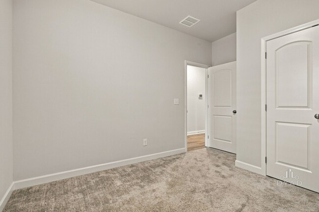 Building Photo - 163 E Millbrook Dr