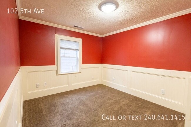 Building Photo - 102 5th Ave