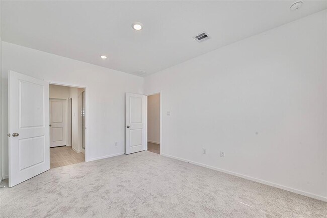 Building Photo - 6743 Iron Clover Dr