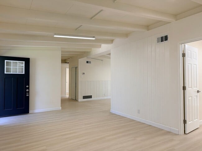Building Photo - 2598 Dixon Dr