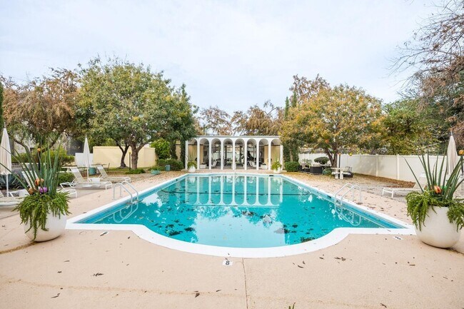 Building Photo - 6502 N Central Ave