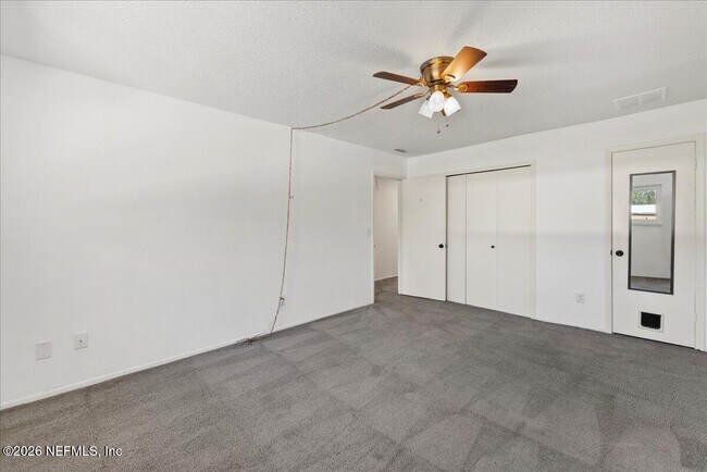 Building Photo - 8140 Sutton Pl N