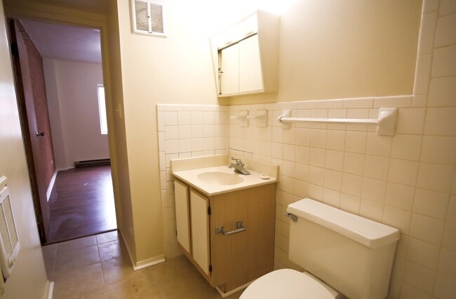 Building Photo - 1800 Jefferson Park Ave