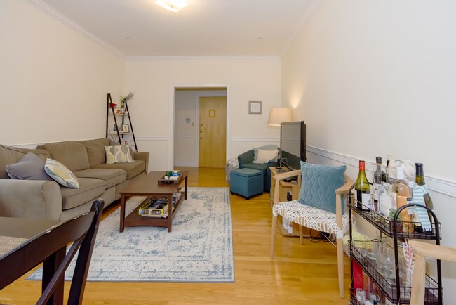 Building Photo - Great Allston 2bed / 1bath available now or January 2026