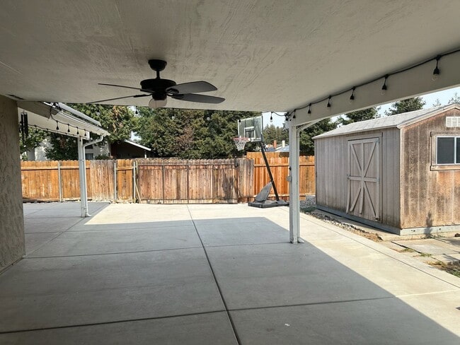 Building Photo - 5217 W Howard Ct