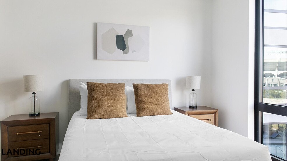 Building Photo - 1007 S Mint St