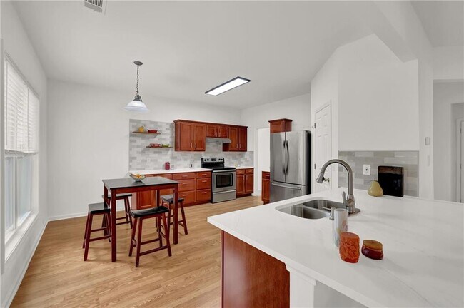 Building Photo - 3335 Briaroak Dr