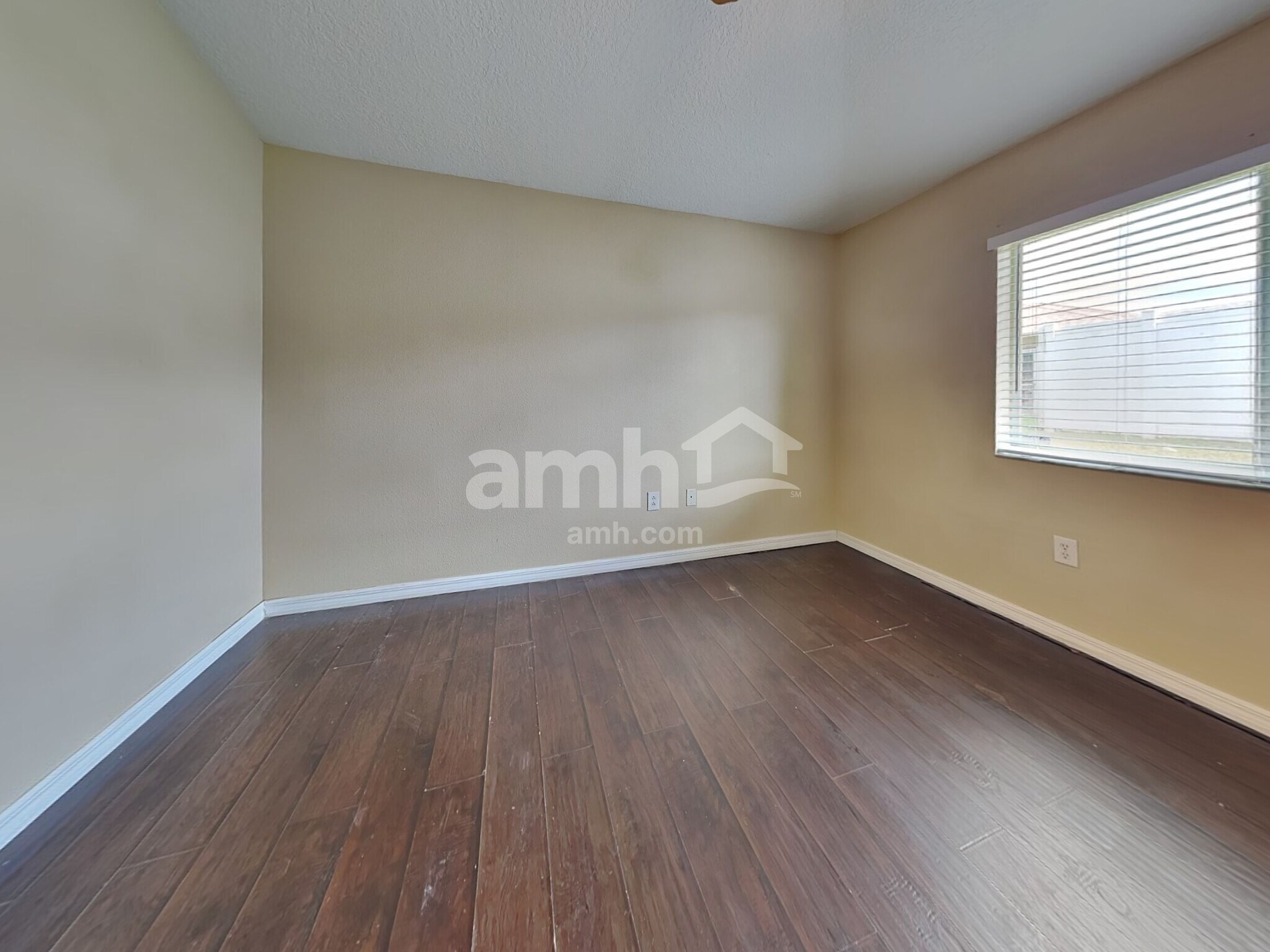 Building Photo - 532 Scarlet Maple Ct