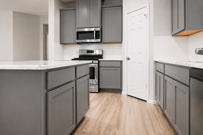 Building Photo - 101 Eliana Shores Dr