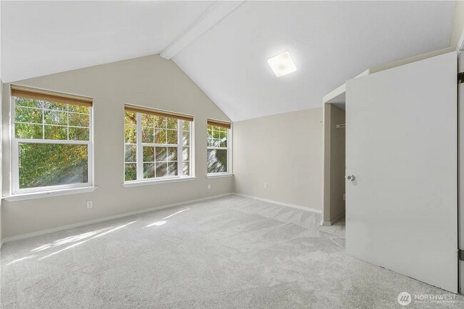 Building Photo - Stunning Newly Remodeled 3-Bed, 2-Bath Home in Great Location!