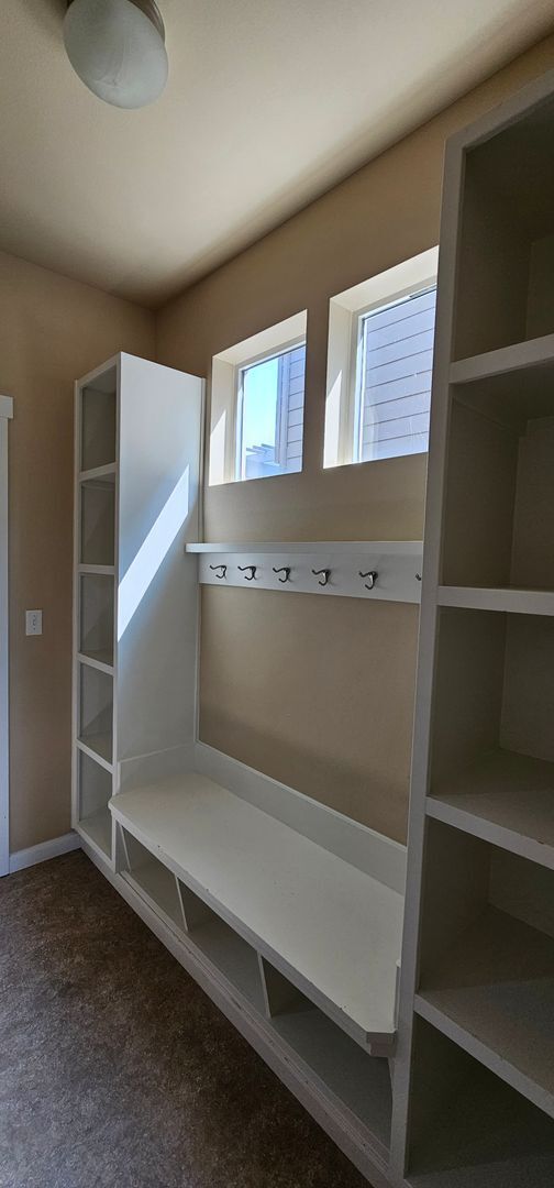 Building Photo - Spacious Port Orchard Home
