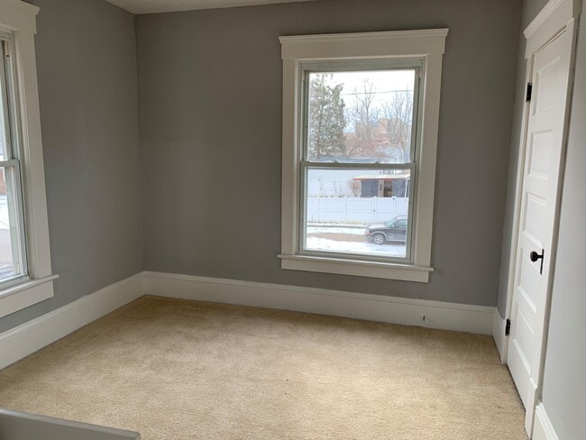 Building Photo - 287 5th St NE