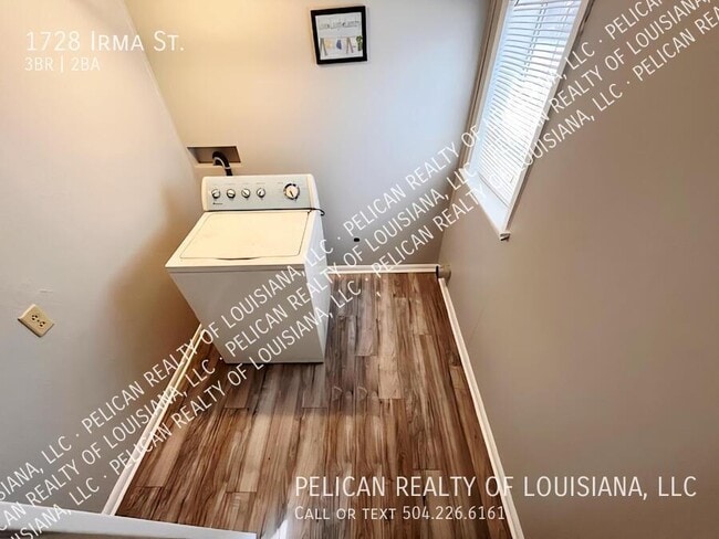 Building Photo - 1728 Irma St