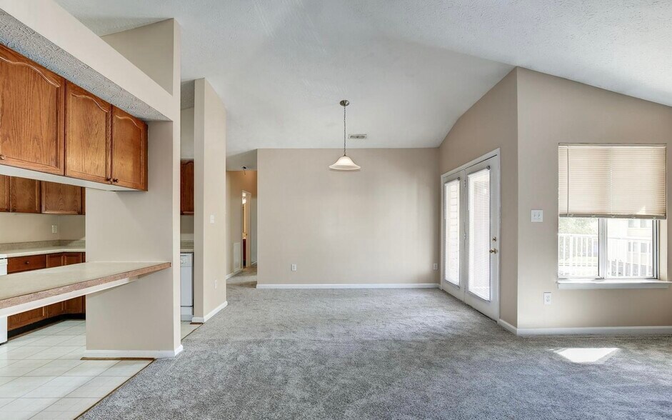 Building Photo - 2106 Whitehall Rd