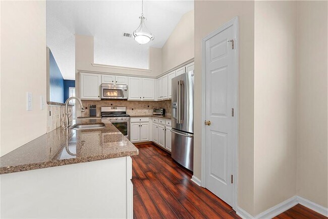 Building Photo - 1755 Arborwood Dr