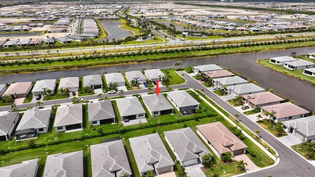 Building Photo - 12557 SW Rain River Dr