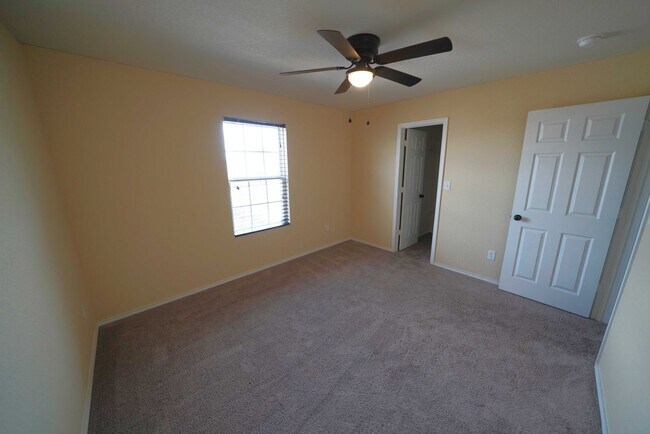 Building Photo - 3730 Acorn Pl