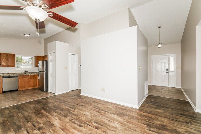 Building Photo - 5519 Story Ct