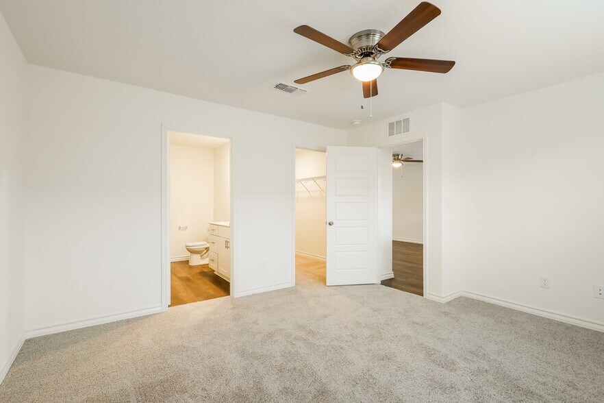 Building Photo - 10323 Monte Carmel Pl