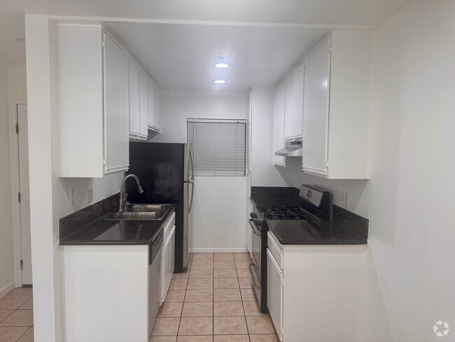 Building Photo - Clark Drive Apartments