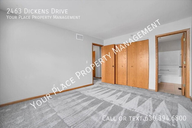 Building Photo - 2463 Dickens Dr