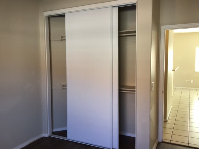 Building Photo - 5706 E Forge Cir