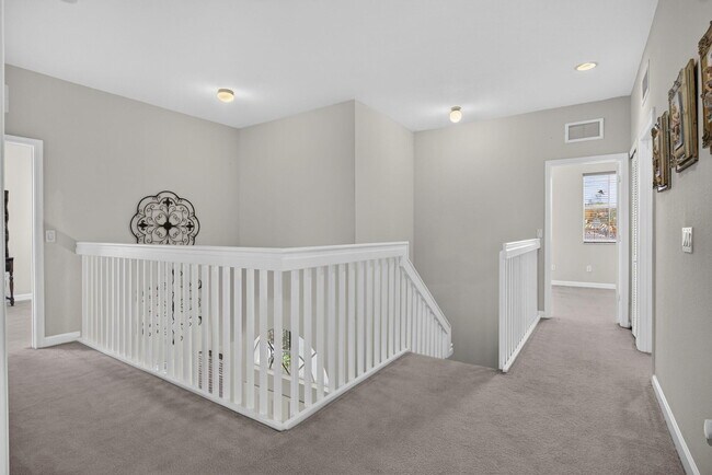 Building Photo - 10671 Old Hammock Wy