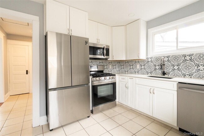 Building Photo - 218 N Midland Ave