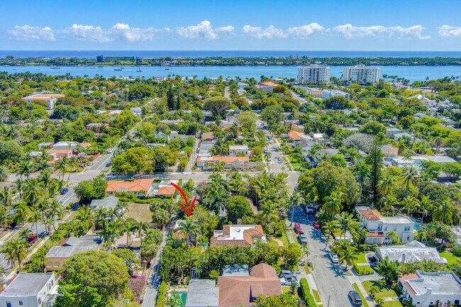 Building Photo - 2800 Broadway