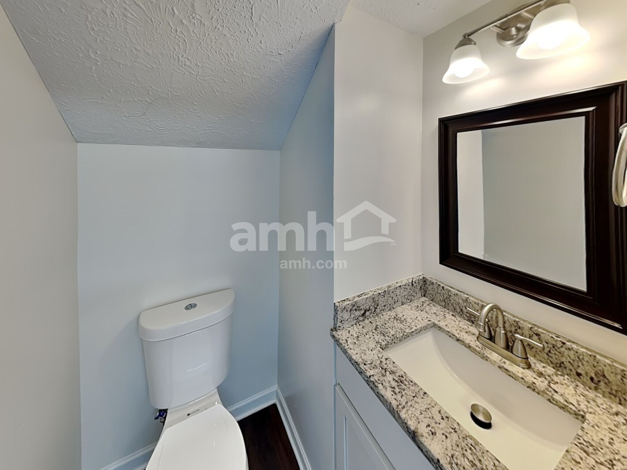 Building Photo - 1002 Daniel Ln