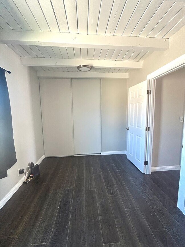 Building Photo - 6558 Juniper Ave