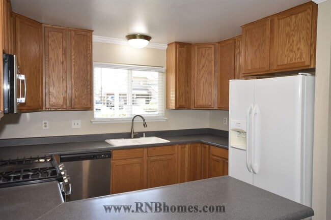 Building Photo - 5578 Coronado Way