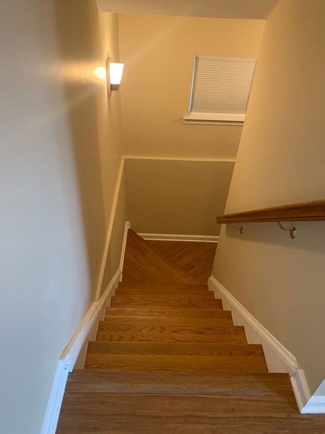 Building Photo - 3-Story Townhome in Historic Fourth Ward – Uptown Living